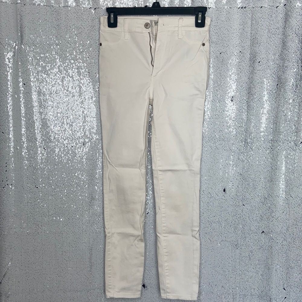 🌟Host Pick!🌟 Abercrombie & Fitch White Jeans